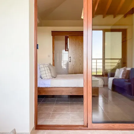 Phaedrus Living: Serenity Villa